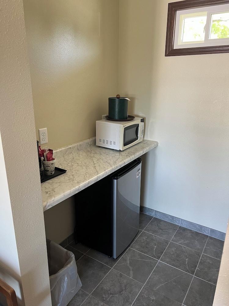 All Star Inn & Suites photo 49