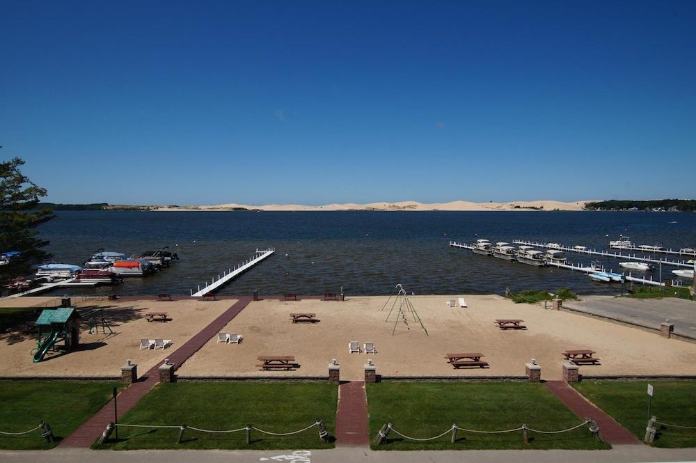 Dunes Waterfront Resort photo 54