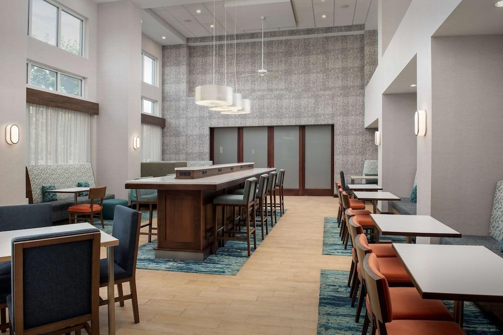 Hampton Inn & Suites Holly Springs photo 19