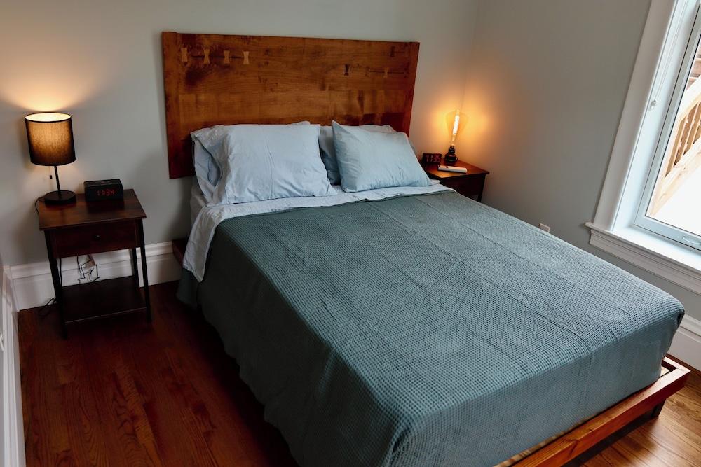 Historic Red Rooster Inn photo 9