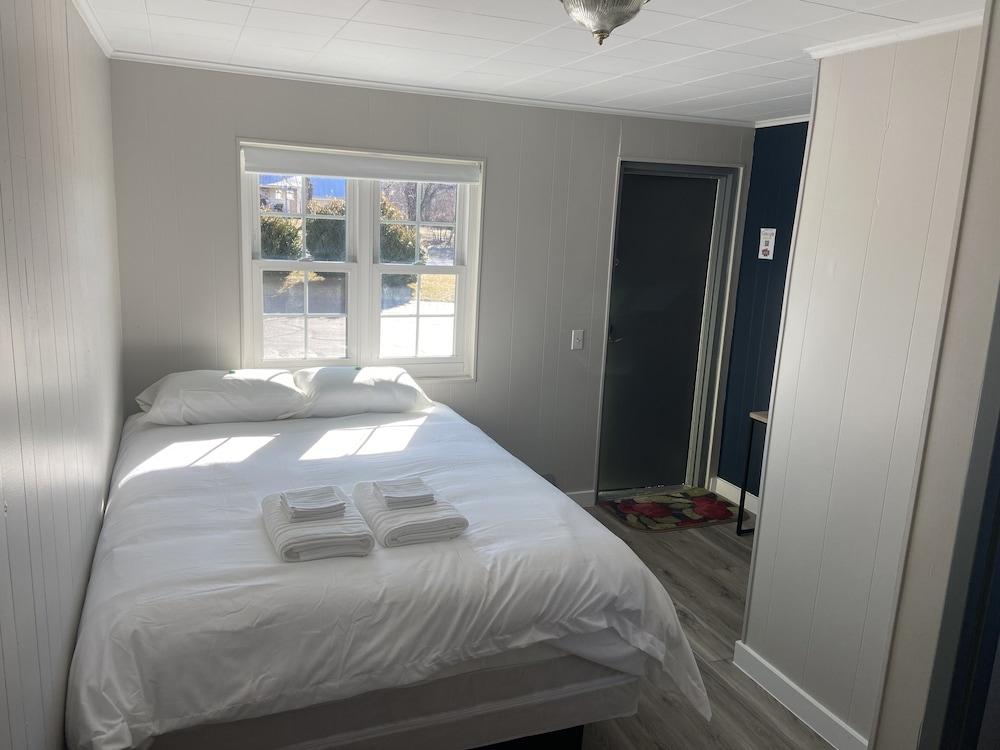 Yellow Springs Motel photo 19