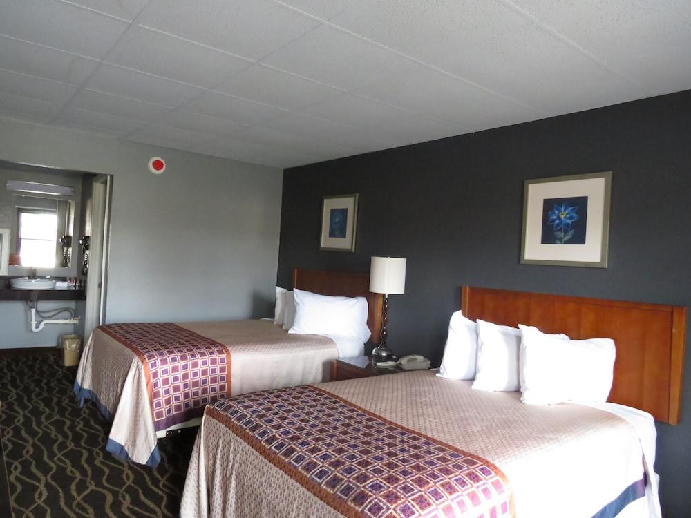 Travelodge by Wyndham Walterboro photo 38