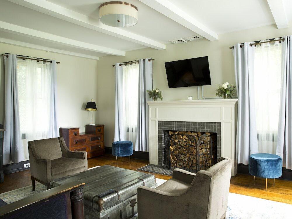 Hasbrouck House photo 26
