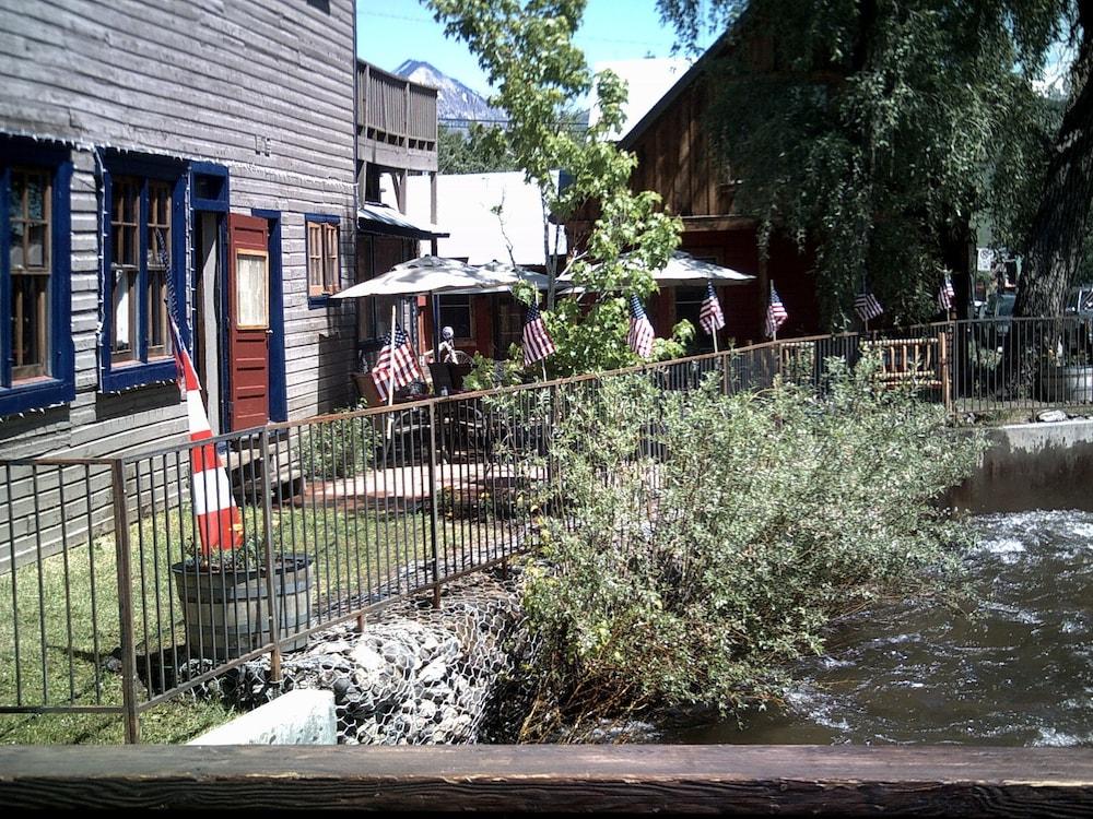 The Forest Queen Hotel photo 15