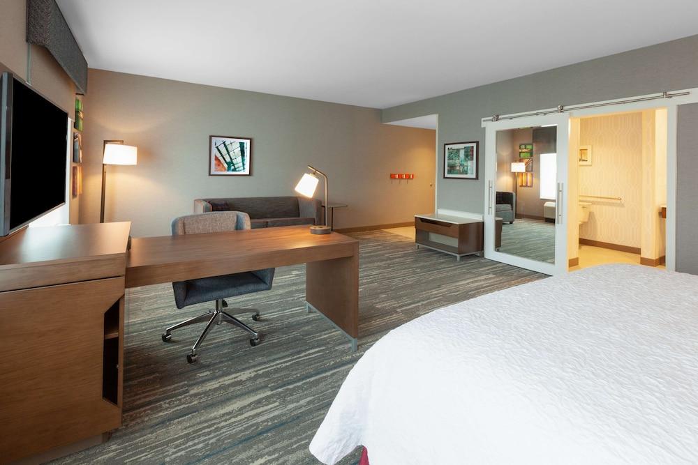 Hampton Inn & Suites Bloomfield Hills Detroit photo 16