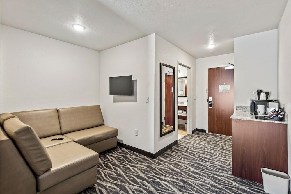 Cobblestone Hotel & Suites - Foley photo 21