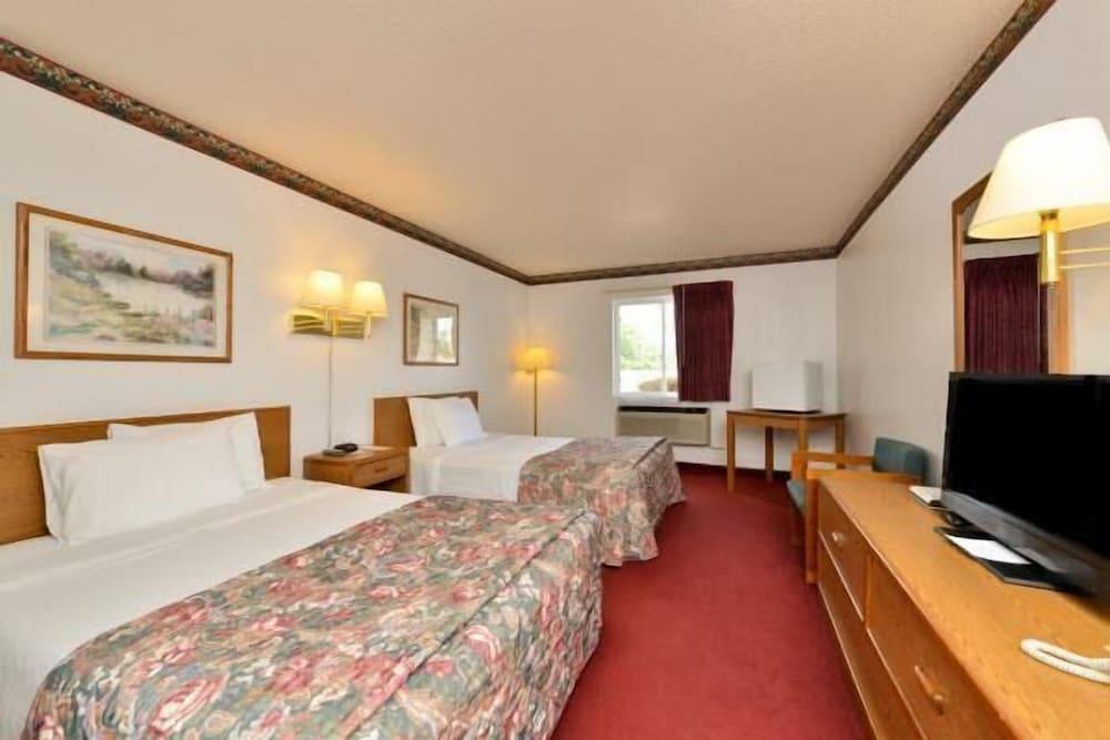Americas Best Value Inn & Suites Clear Lake photo 9