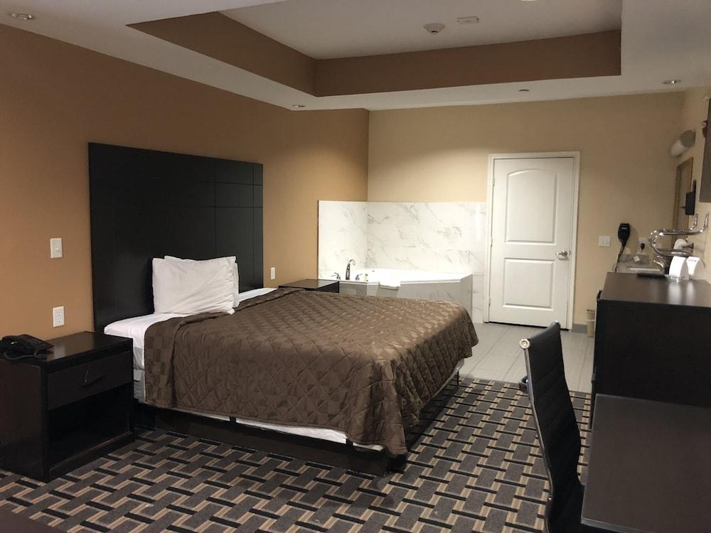 Downtowner Inns photo 18