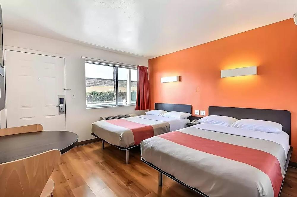 Super 8 By Wyndham San Jose photo 3