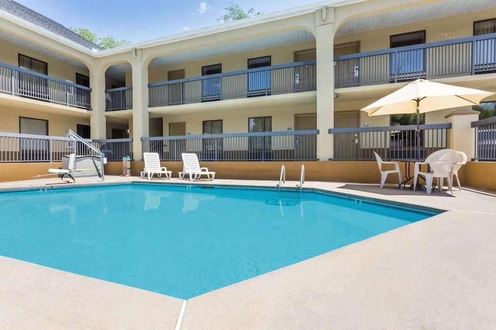 Days Inn by Wyndham Elberton photo 18