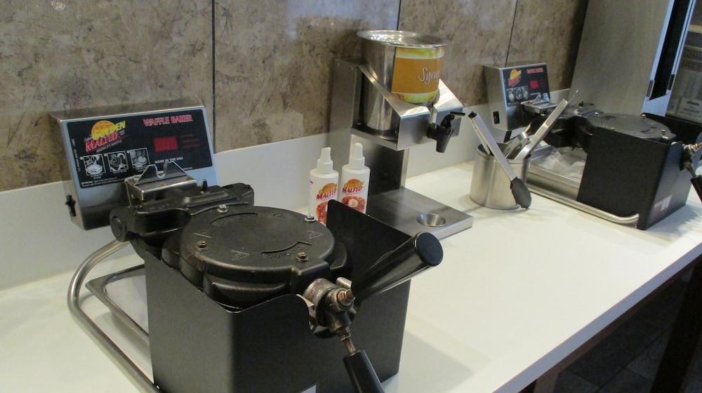 Quality Inn & Suites Kissimmee by The Lake photo 70