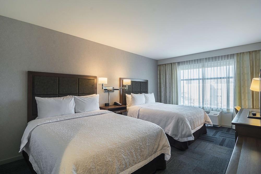 Hampton Inn Chicago North-Loyola Station photo 15