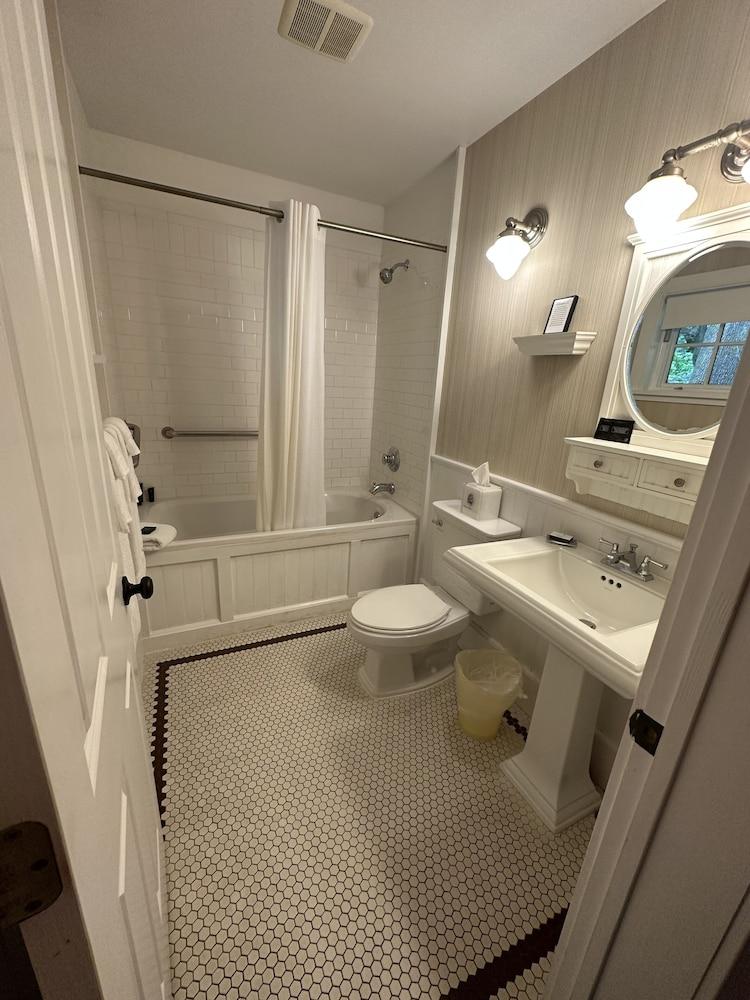 Buttermilk Falls Inn photo 38