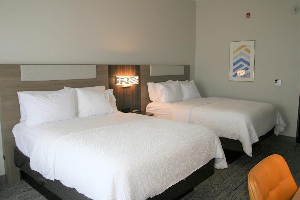 Holiday Inn Express & Suites El Paso West by IHG photo 5