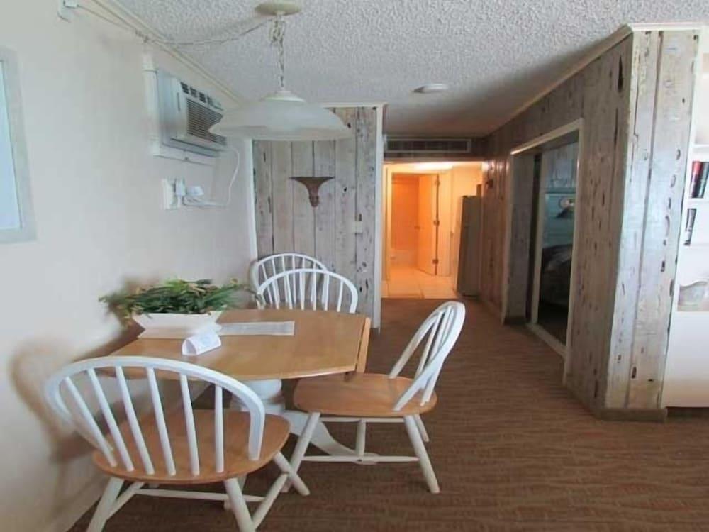 The Driftwood Resort photo 10