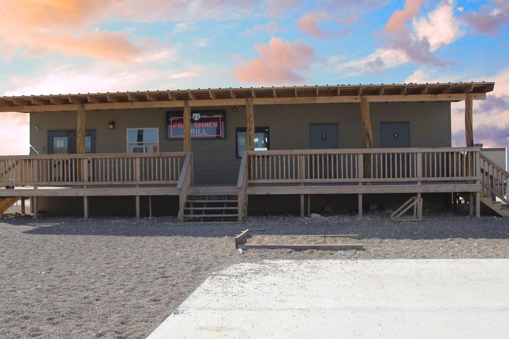 Target Hospitality - Mentone Skillman Station Lodge photo 1
