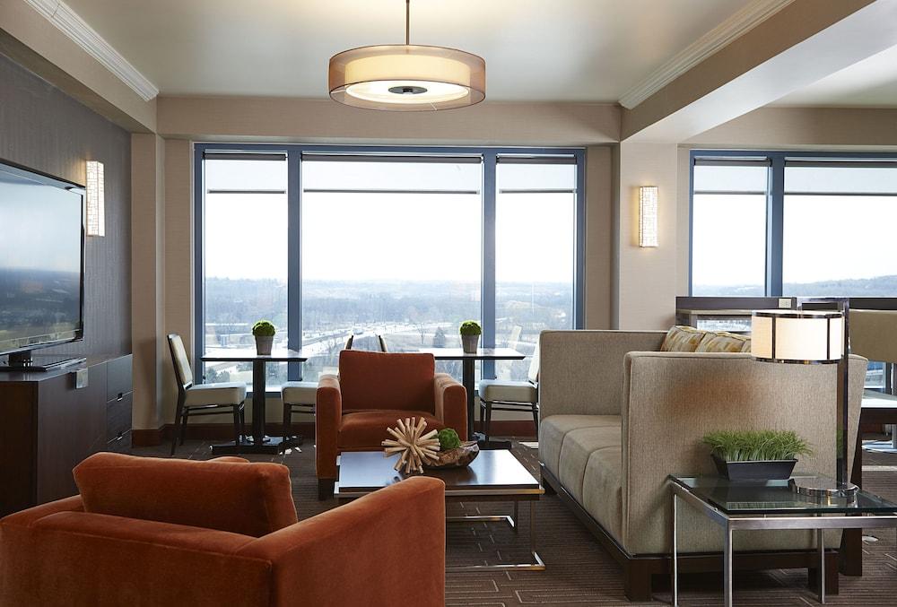 Marriott Milwaukee West photo 29