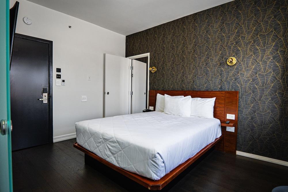 H Hotel photo 32
