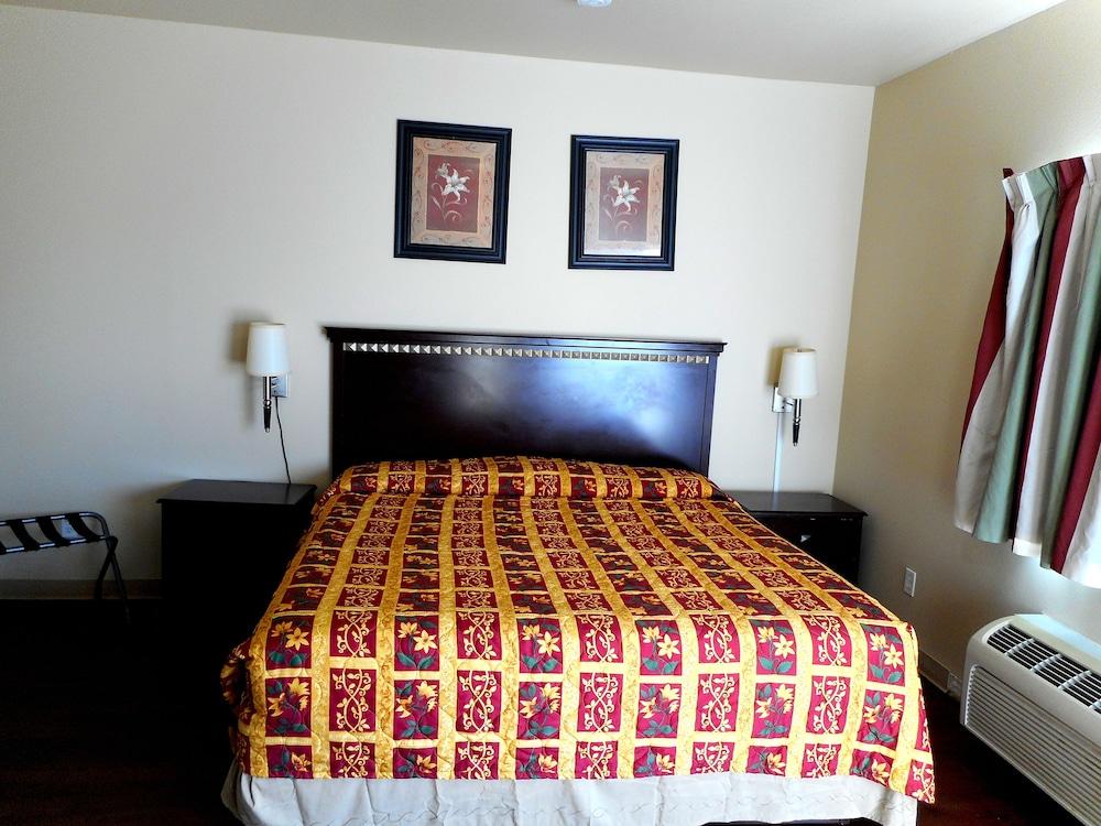 Crossroads Inn & Suites photo 31