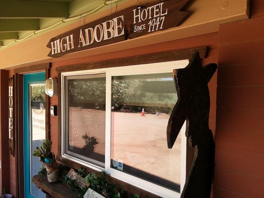 Hilltop Tavern & Inn — hotel in Apple Valley