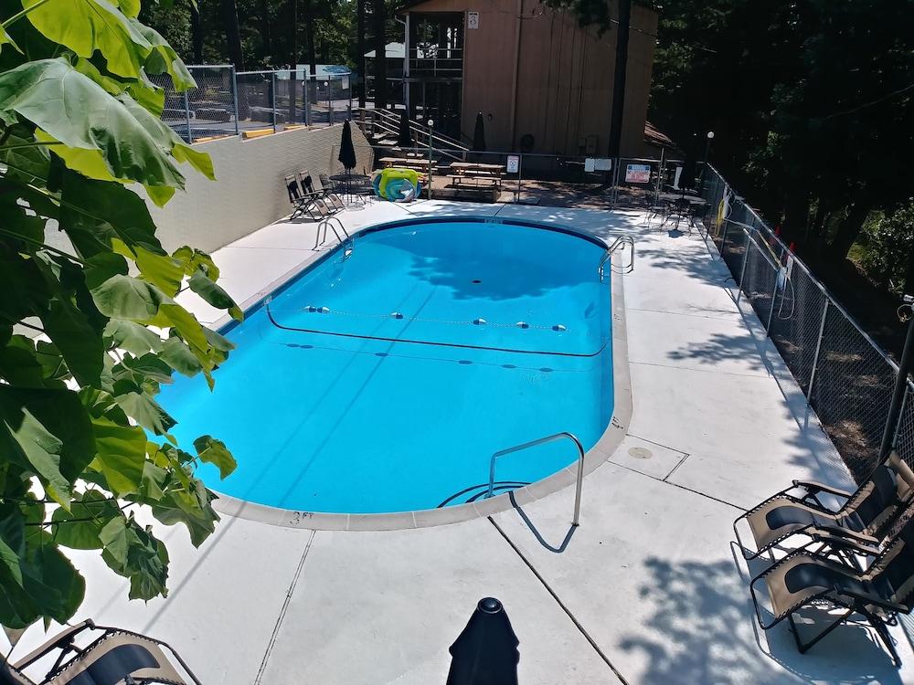 Travelers Inn photo 10