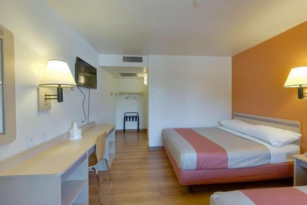 Shasta Vista Inn & Suites photo 16