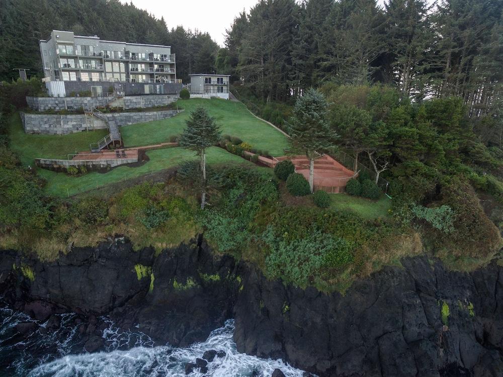 Whale Cove Inn photo 33