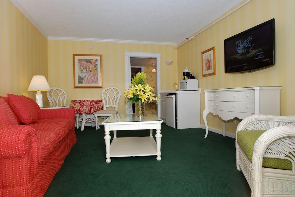 Lilac Tree Suites photo 7