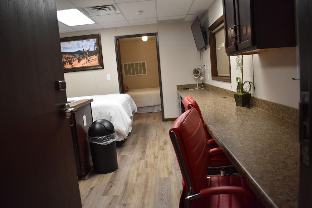 Iron Springs Adventure Resort & RV Park photo 5