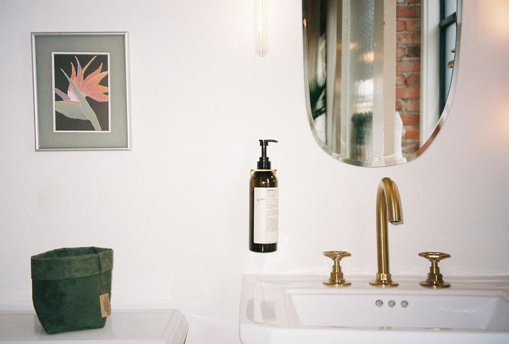 No Vacancy photo 15