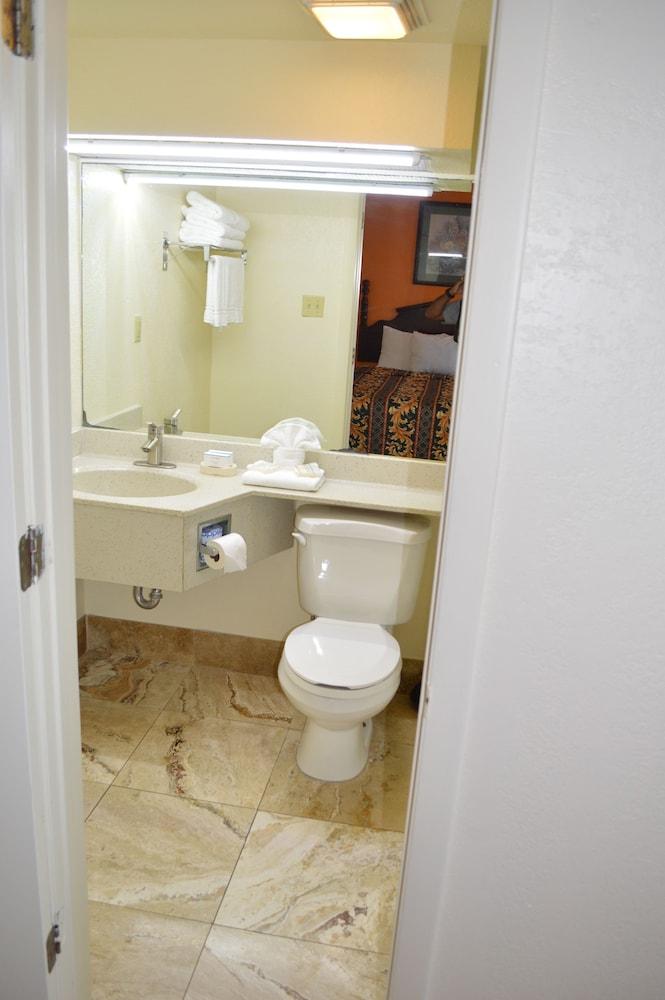 Budget Inn - Ft Myers photo 25