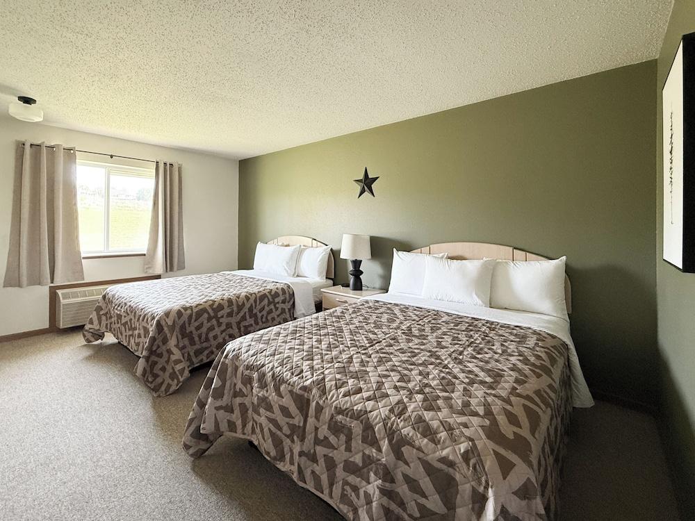 The Trail Inn - Stanton IA - Halland Ave photo 5