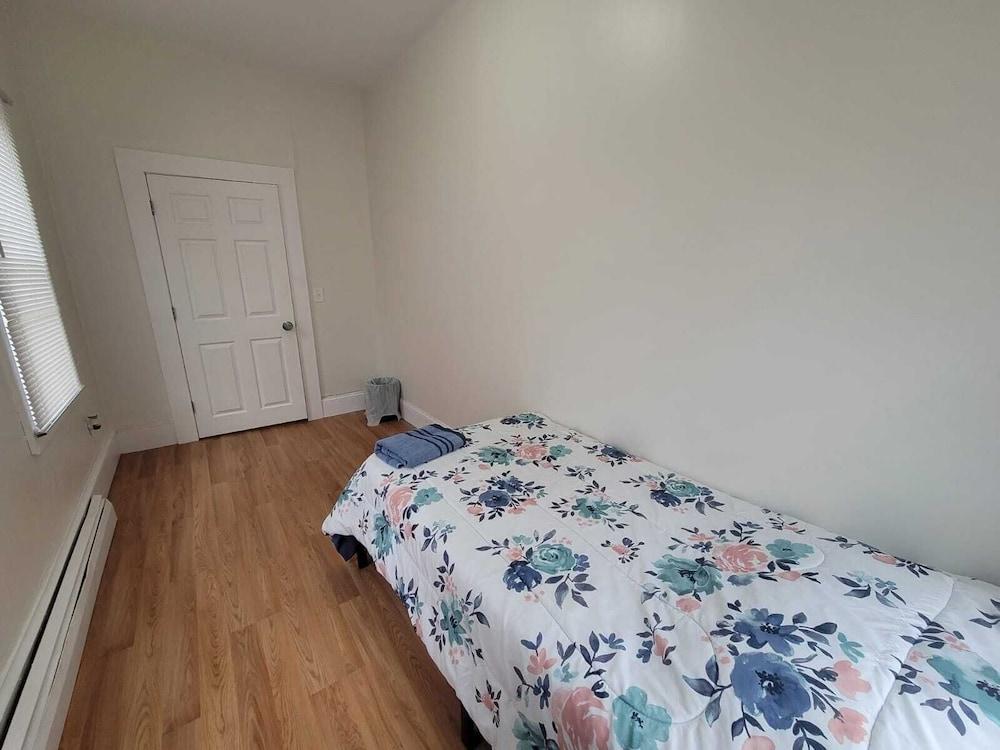 Bedroom Near Downtown Boston - Hostel photo 10