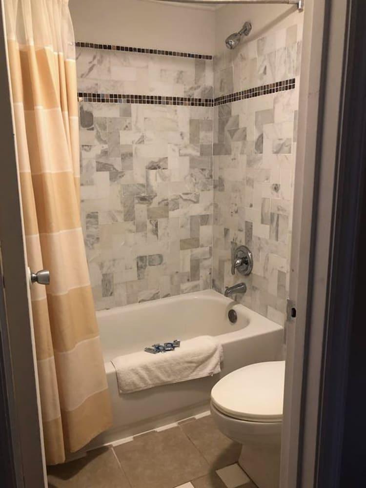 America's Best Inn photo 37