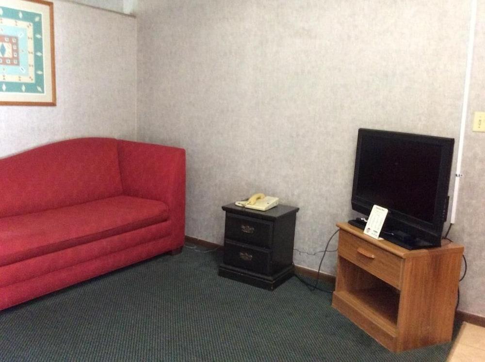 Tidewater Motel photo 3