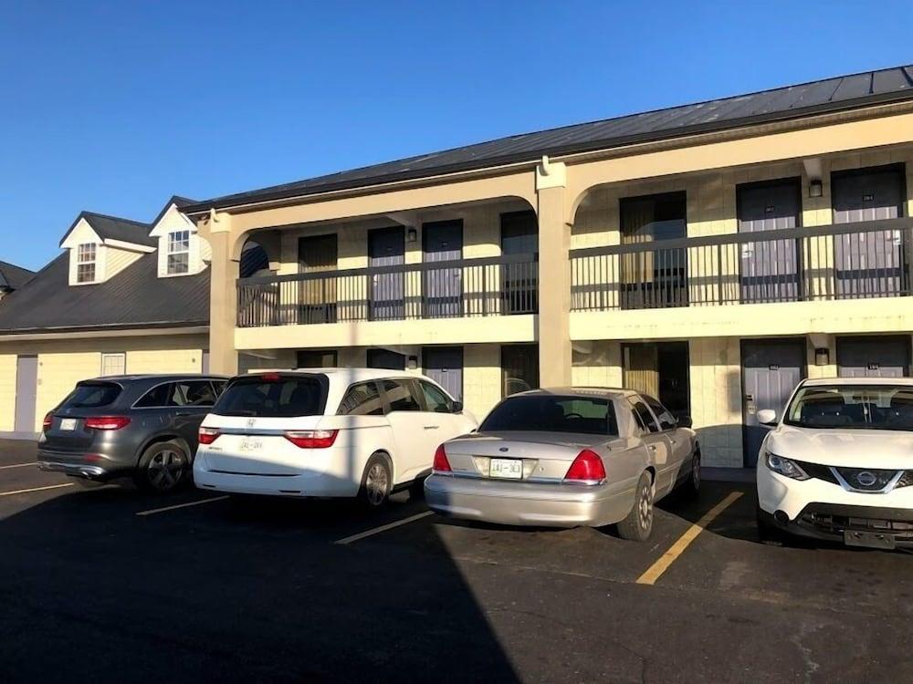 Legacy Inn Sumner photo 22