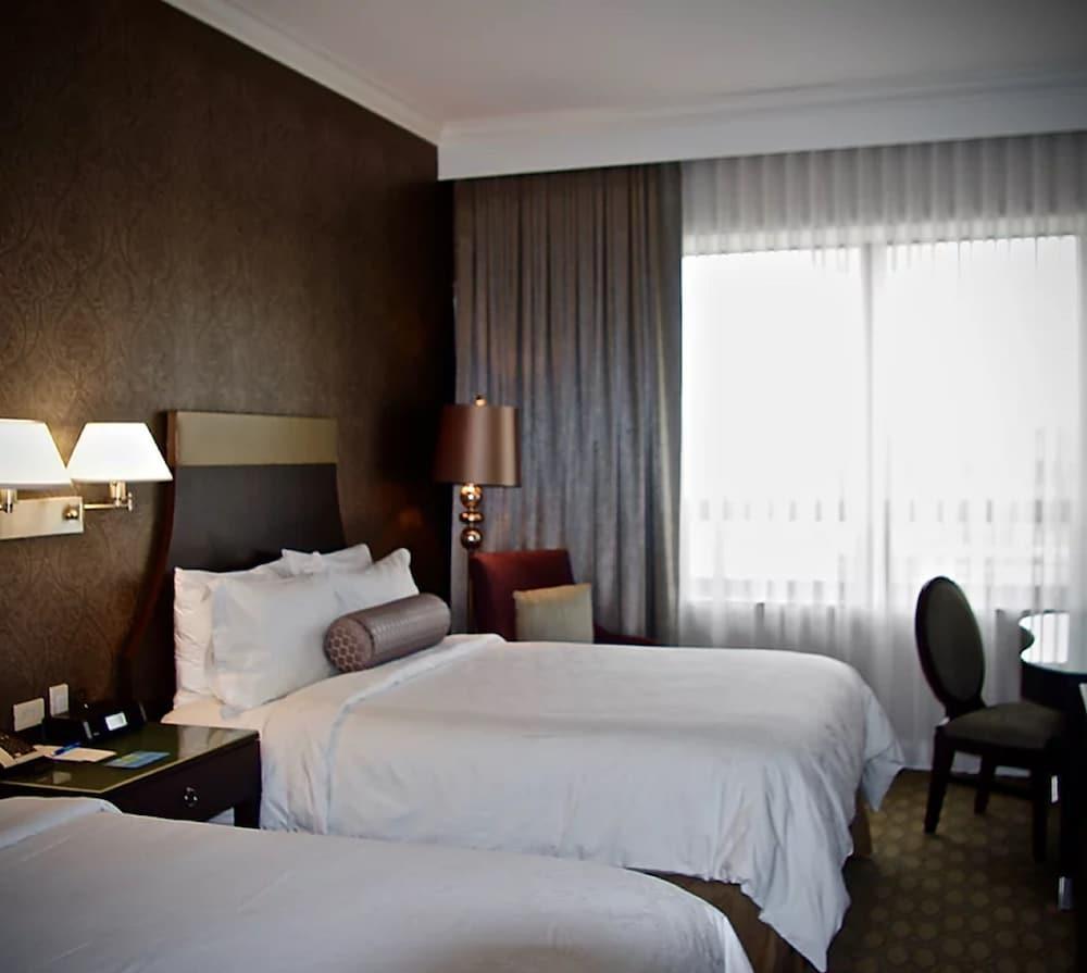 La Banque Hotel photo 36