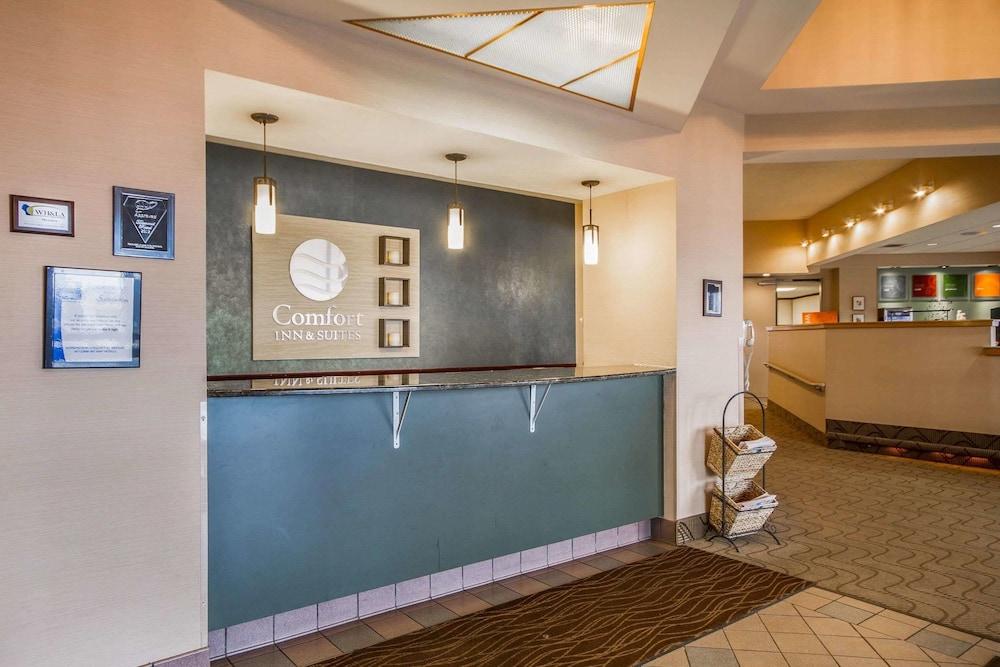Comfort Inn & Suites Madison - Airport photo 58