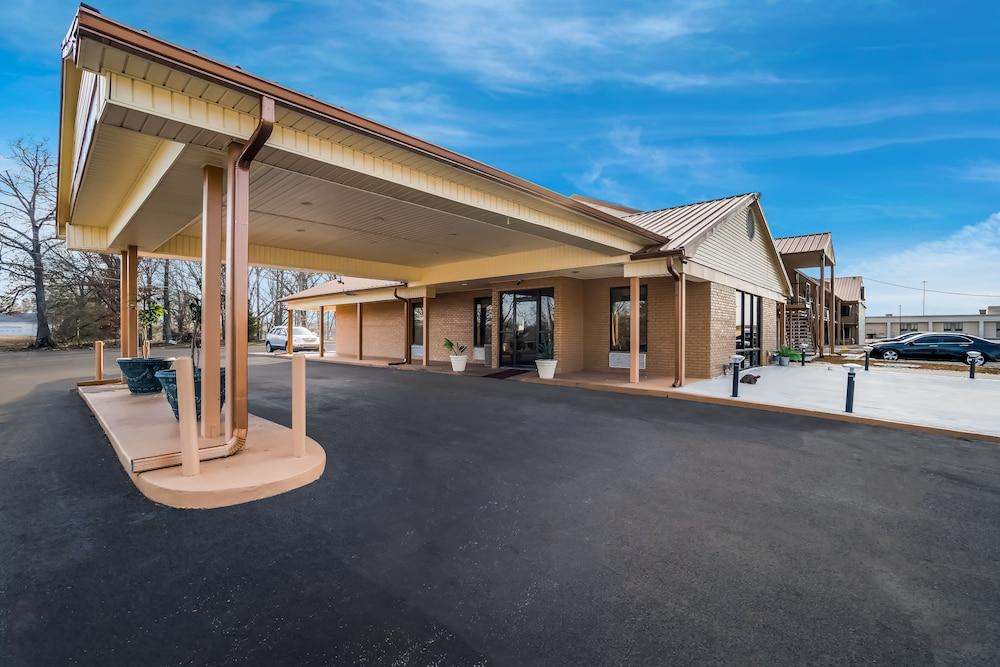 Quality Inn & Suites Corinth West — hotel in Corinth