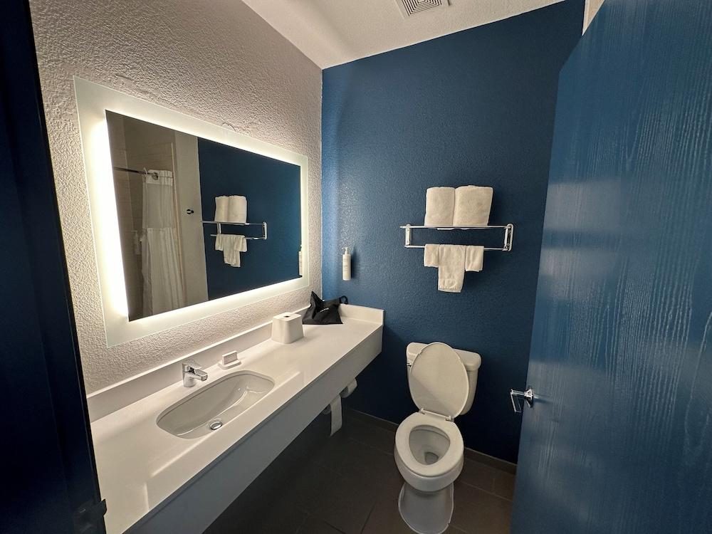 Spark by Hilton Round Rock photo 11