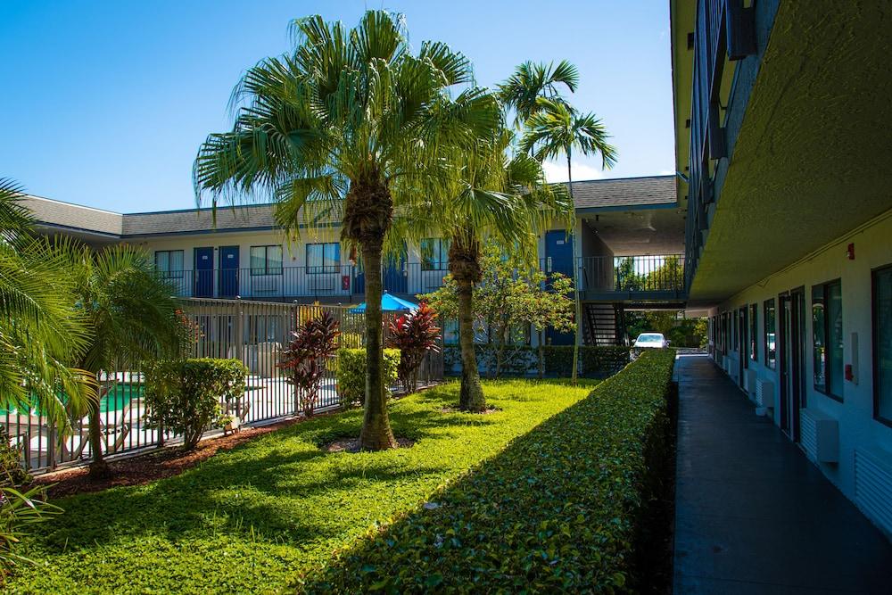 Motel 6 Lantana, FL photo 53