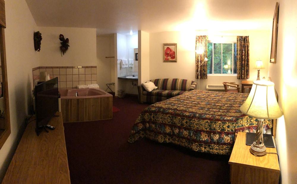 Lakeside Motel photo 66
