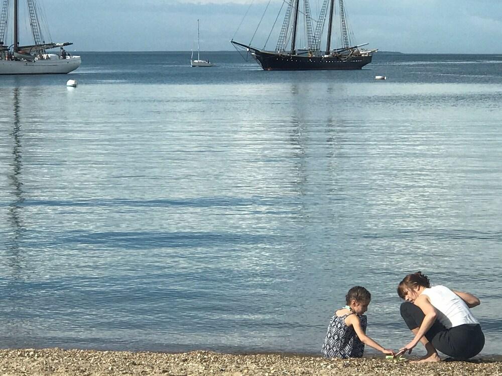 Vineyard Harbor Motel - Private Beach photo 27