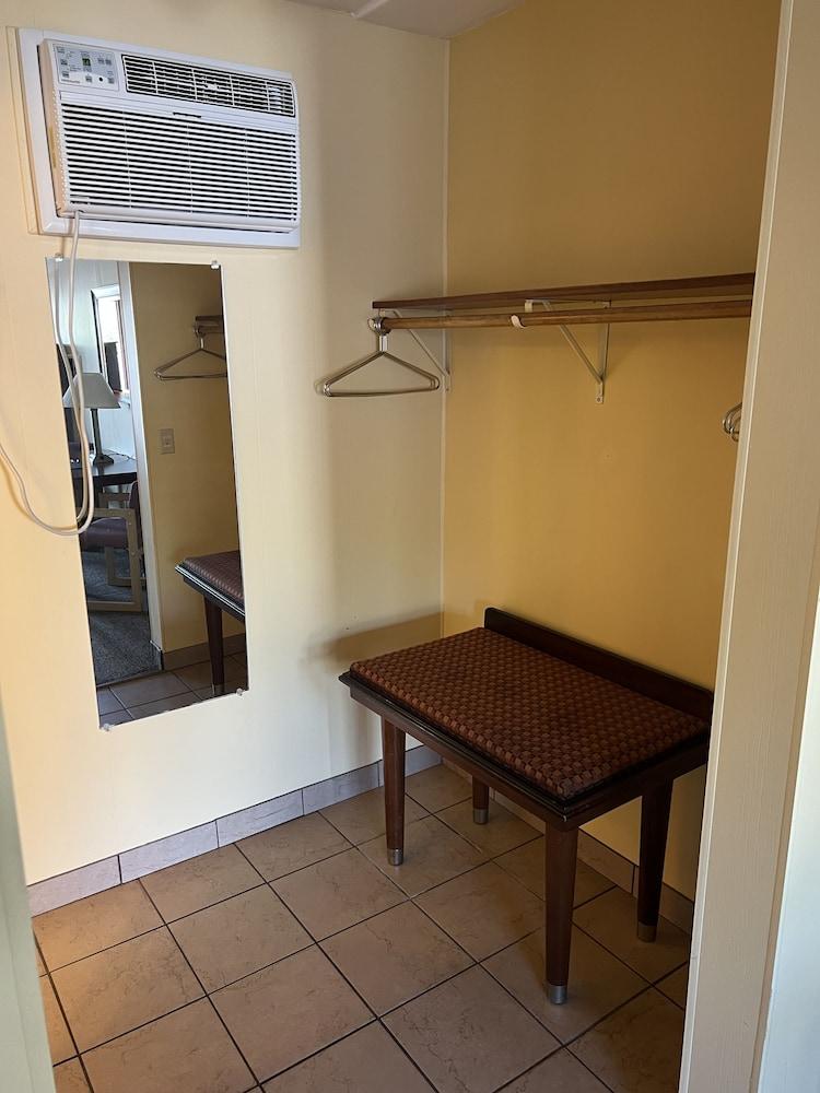 All Star Inn & Suites photo 48