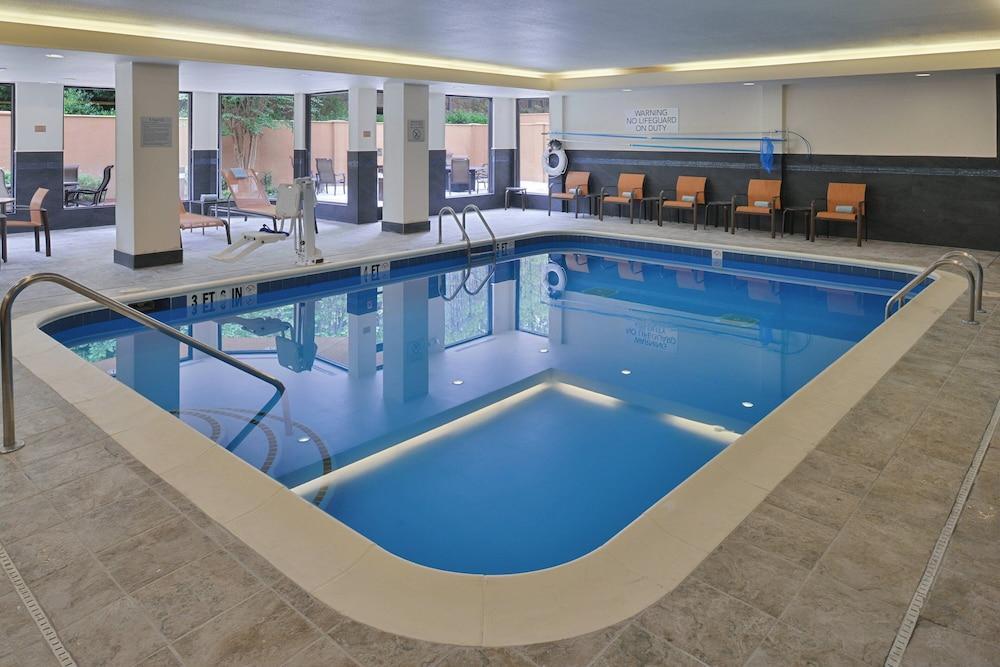 Courtyard Suwanee by Marriott photo 18