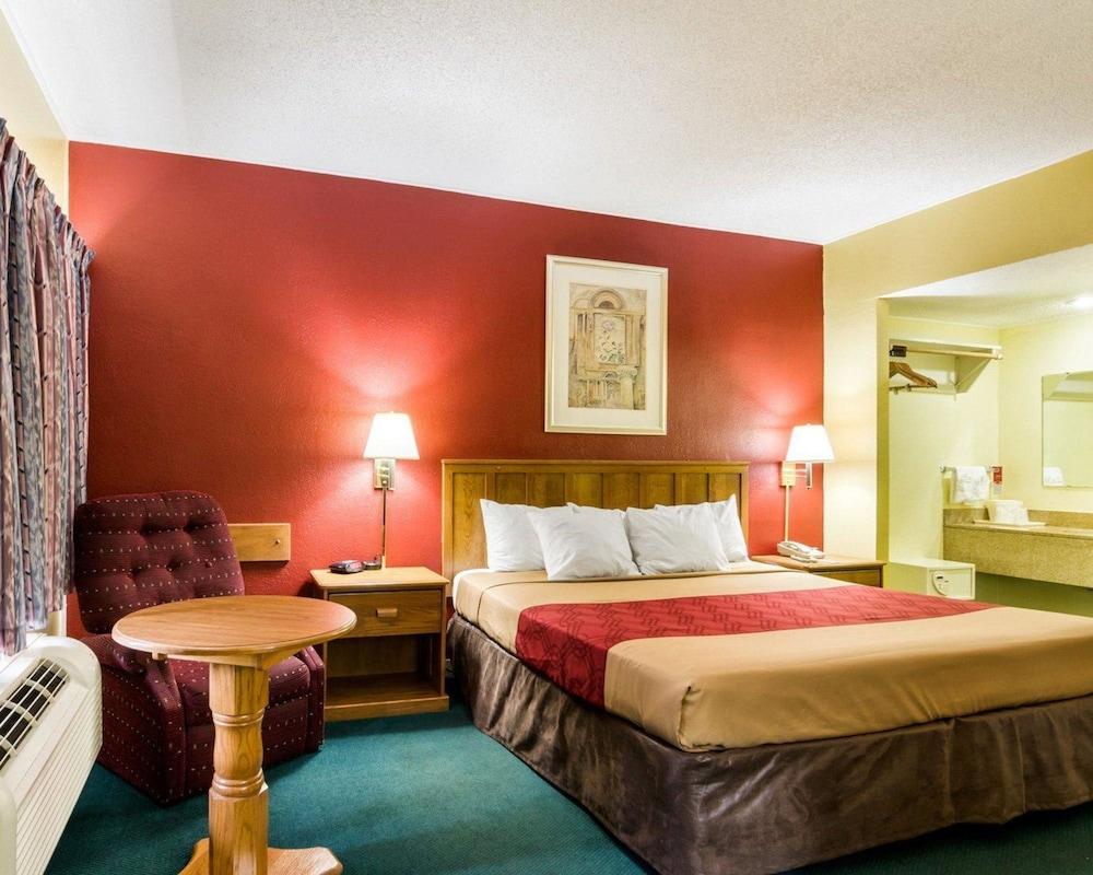 Meadow Acres Inn photo 21