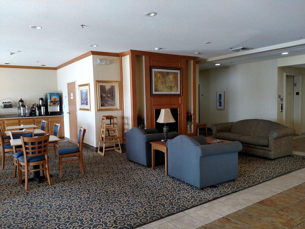 Holiday Inn Express Toledo West - Napoleon by IHG photo 35