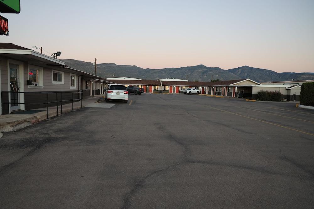 Budget Inn photo 6