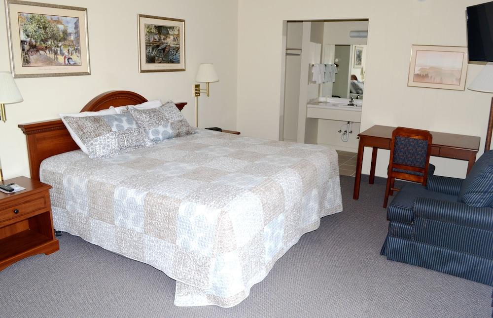 Main Street Lodge and Suites photo 14