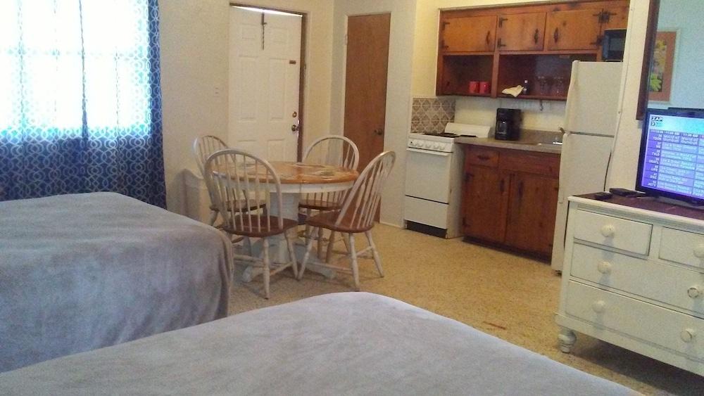 Ocean Crest Motel photo 4